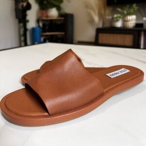 Steve Madden Slide On Sandals 7.5 in “Cognac”
